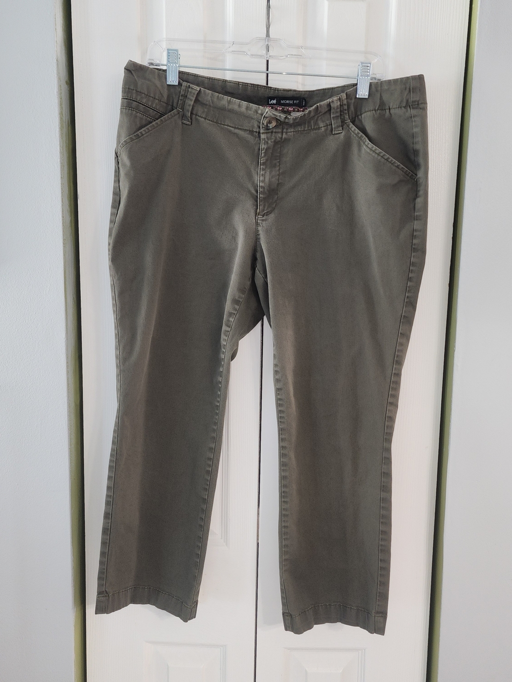 Lee Midrise Fit Pants in Olive Green Capris Size 12 Earth Tones Grandmacore